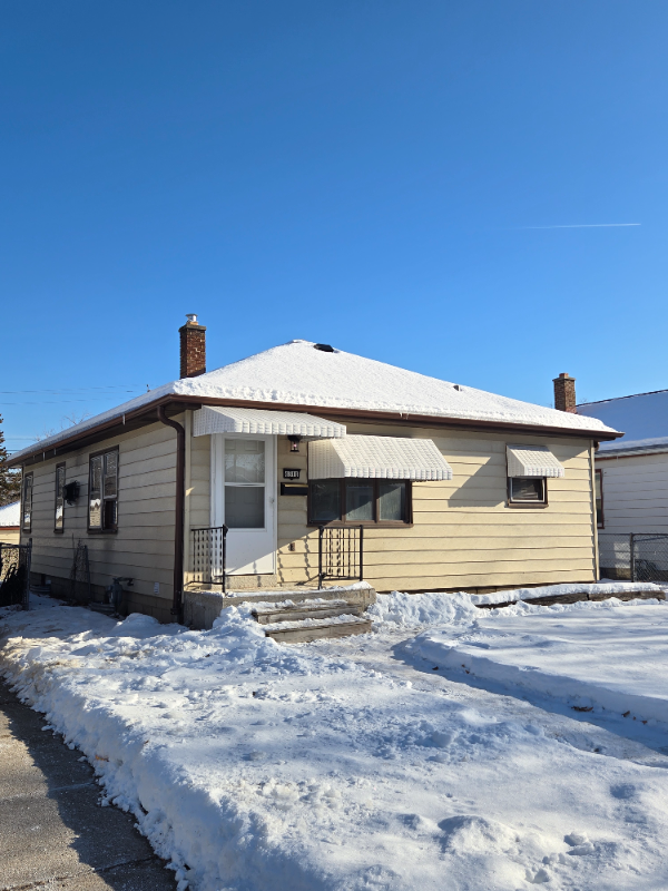 Milwaukee House: 4316 N 73rd St
