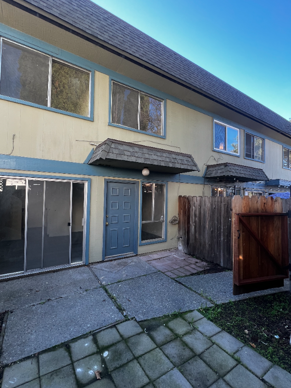 Pleasanton Apartment: 4327 Fairlands Dr