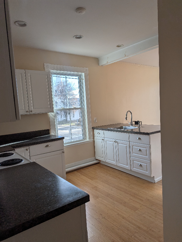 conway Apartment: 148 main street