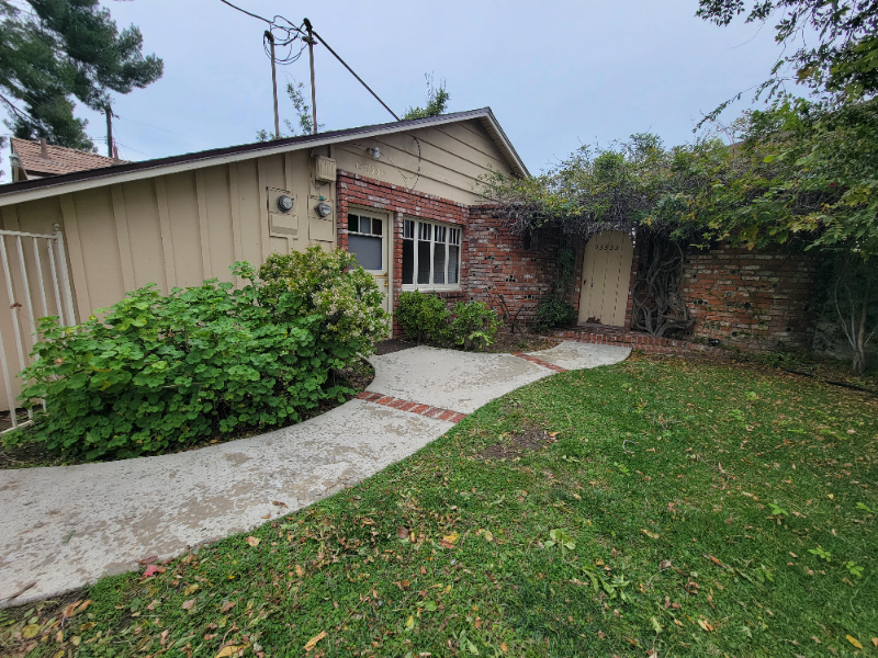 Van Nuys Multiplex: 13533 1/2 Leadwell St