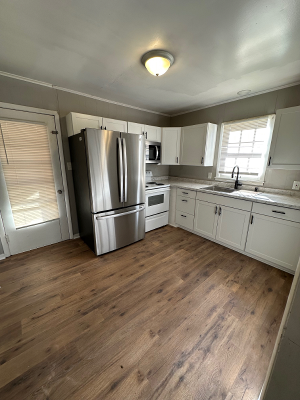 Pulaski Apartment: 123 Sam Davis Ave