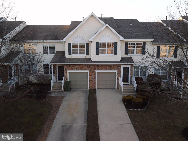 MARLTON Townhome: 152 HEARTHSTONE LN