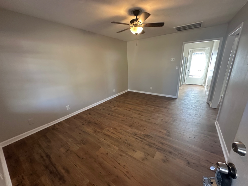 Pulaski Apartment: 123 Sam Davis Ave