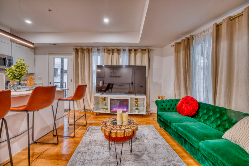 Washington Condo: 5835 Colorado Avenue NW