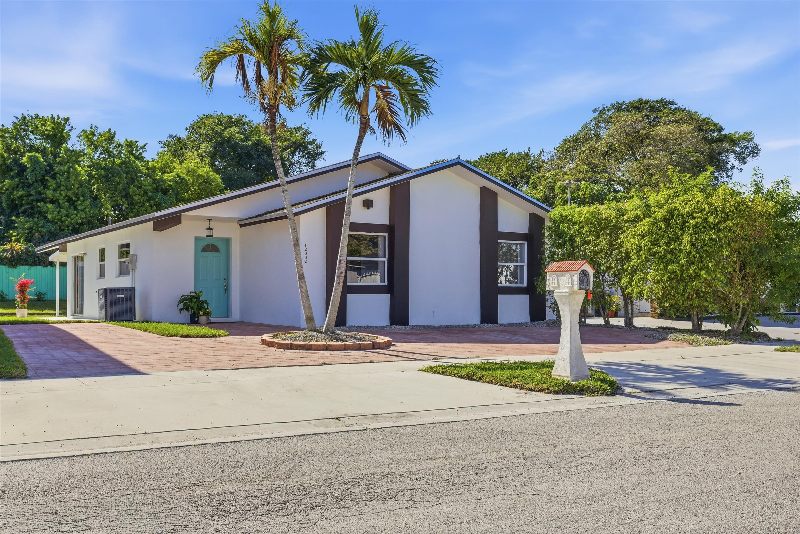 Miami House: 12002 SW 210 St