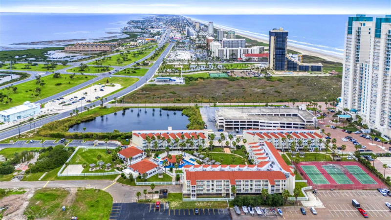 South Padre Island Condo: 200 Padre Blvd