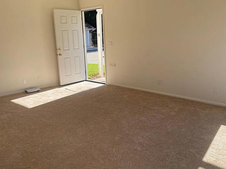 Riverside House: 9546 Mason St