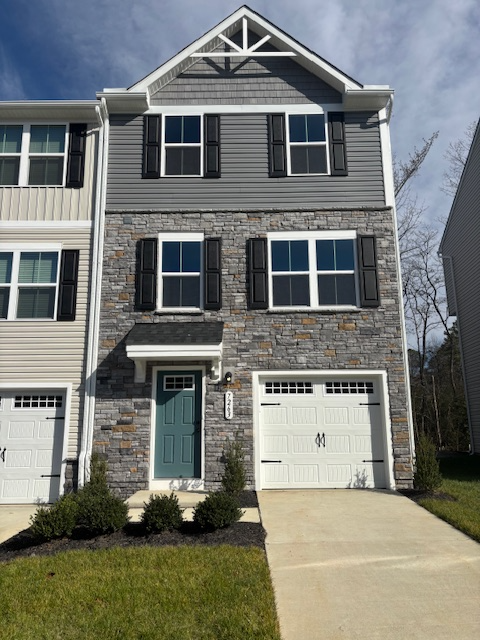 Ruther Glen Townhome: 7263 Congressional Circle