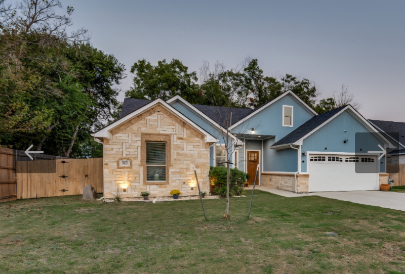 Midlothian House: 913 Cope St