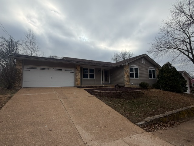 Saint Louis House: 4706 McIlroy Dr