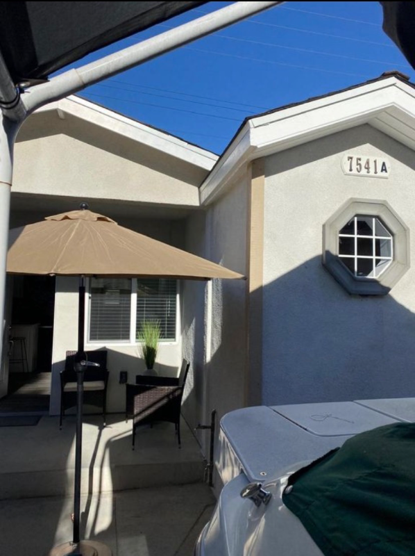 Downey House: 7541 Noren St