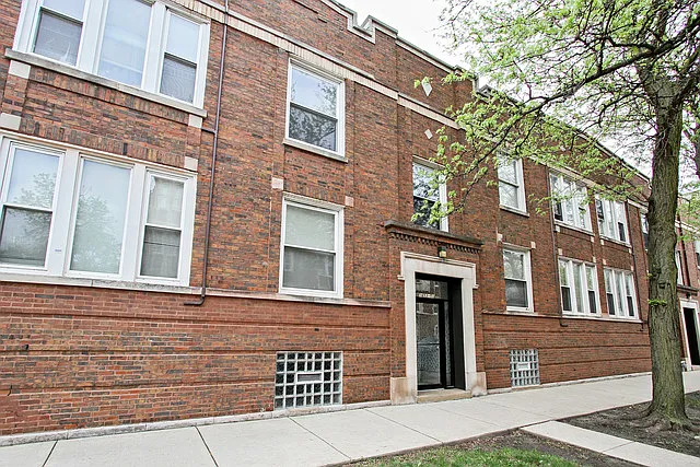 Chicago Apartment: 1651 E 72nd Street Unit 1