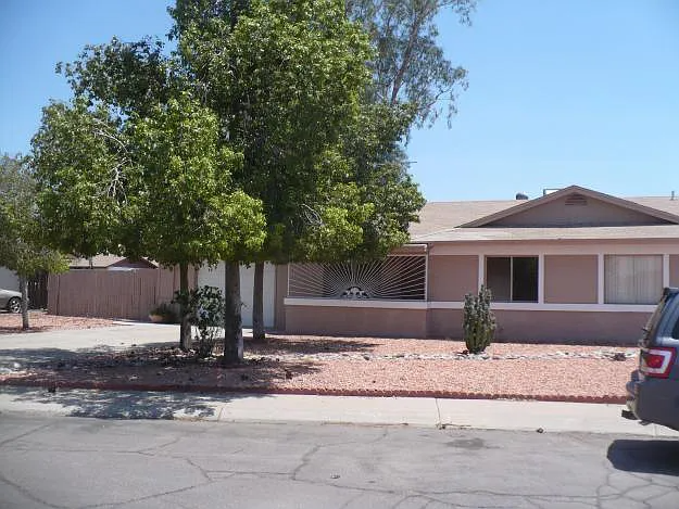 Phoenix House: 17621 N 42nd St