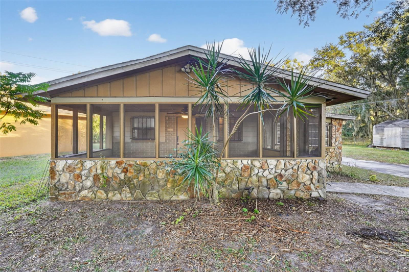 Plant City House: 614 SPRUCE ST