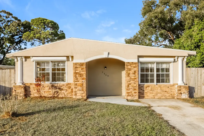 Tampa House: 4851 San Pablo Pl