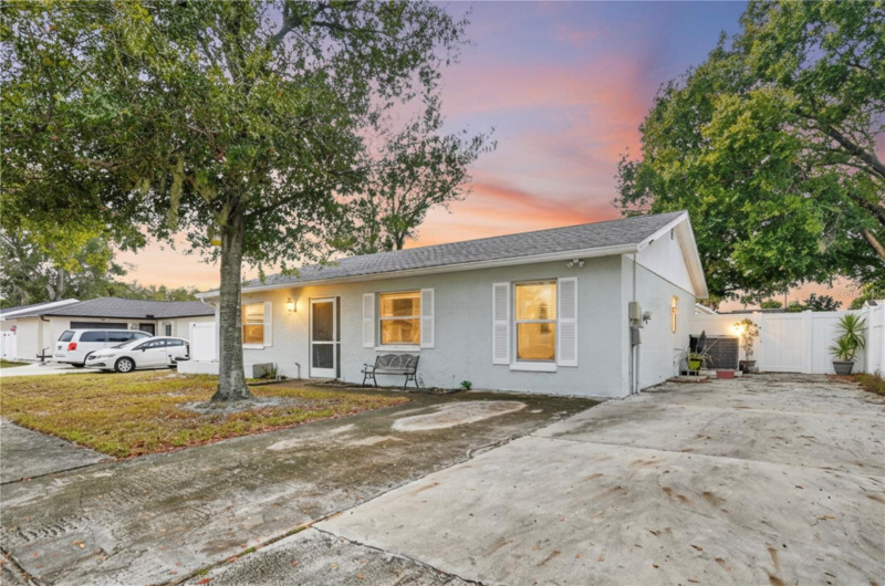 Tampa House: 6515 SPANISH MOSS CIR