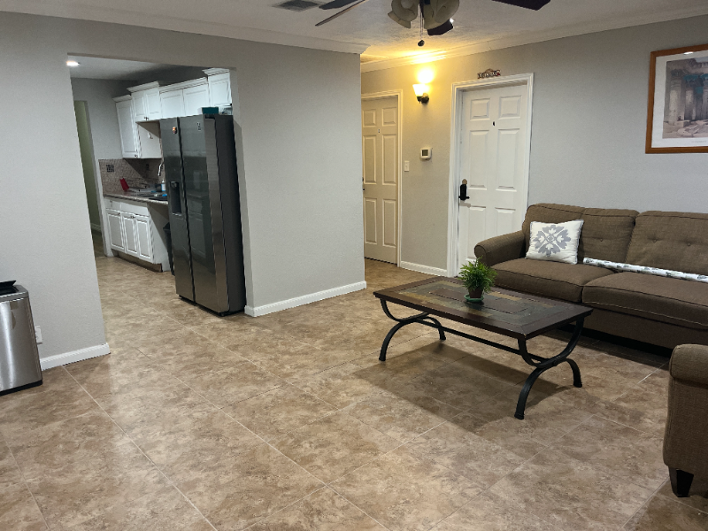 Houston House: 5007 Nassau rd