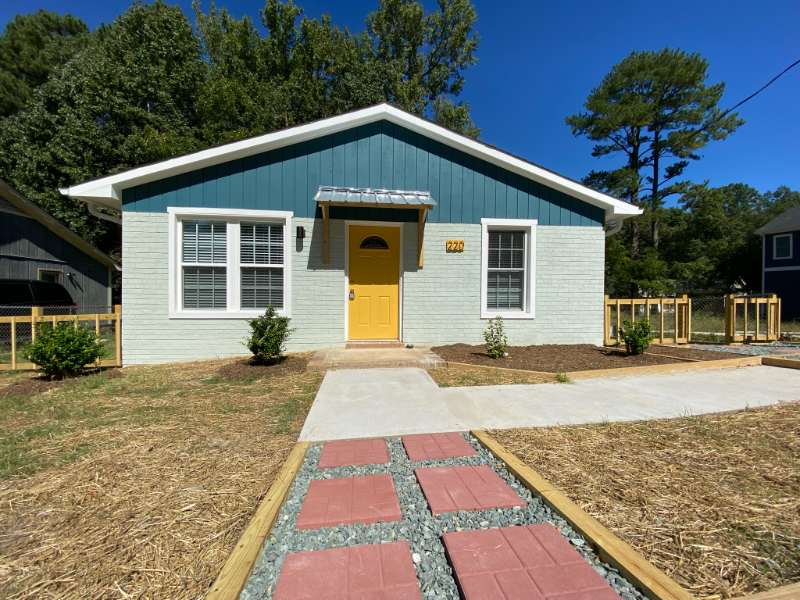 Durham House: 220 Archdale Dr