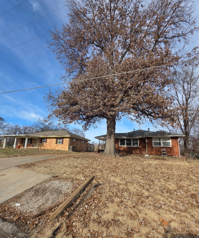 Leavenworth House: 1444 Ohio St