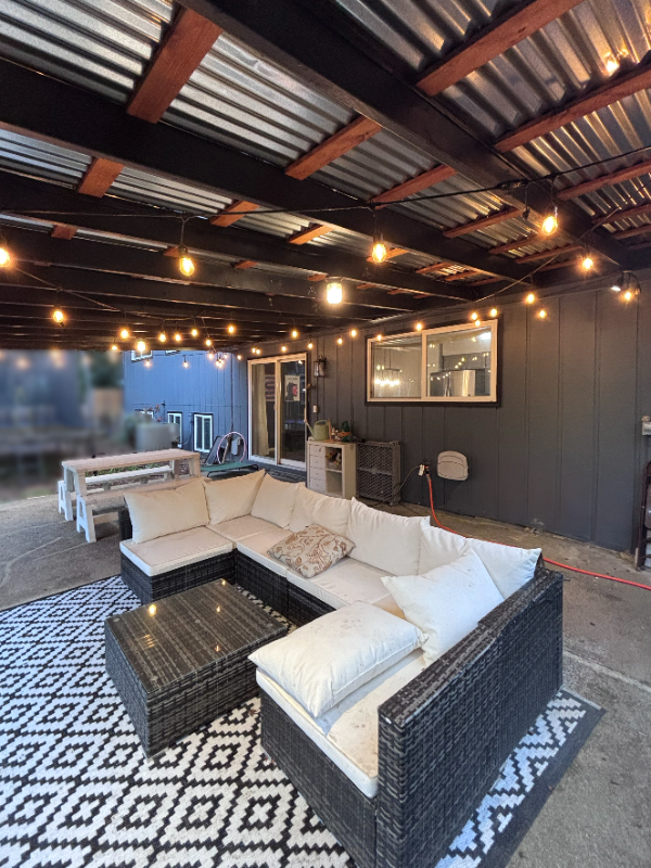 Beaverton House: 11295 SW Blakeney St