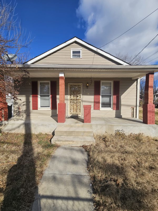 Fairmount Heights House: 809 Eastern Ave