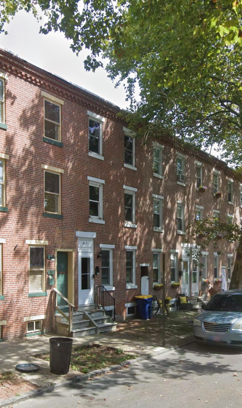 New Castle Townhome: 919 Gray St