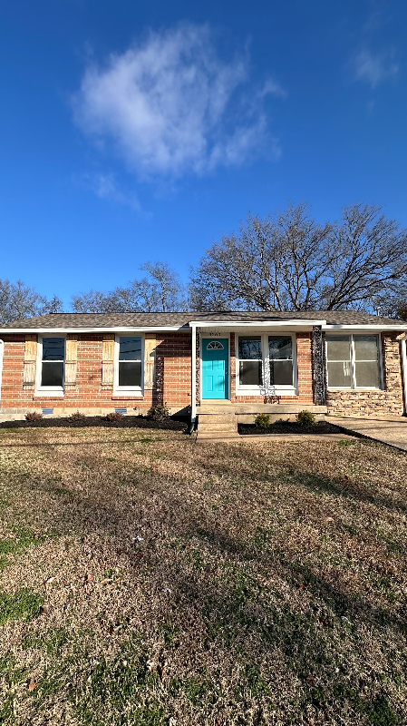 Nashville House: 3260 Hinkle Dr