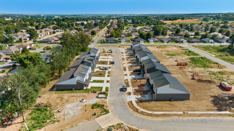 Centerton Townhome: 650 Sun Meadows Loop