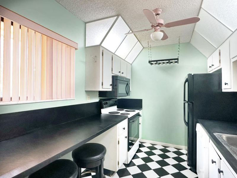 Boca Raton Condo: 924 SW 9th Street Circle #206