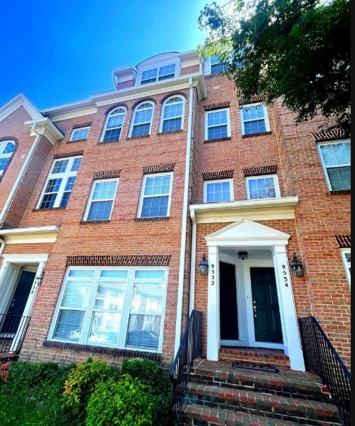 Manassas Park Condo: 9534 Walker Way