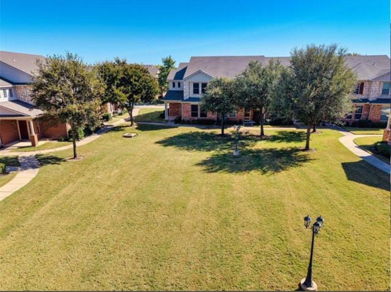 Grand Prairie House: 2725 Hyde Park Drive