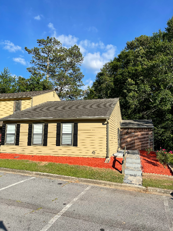 Lawrenceville Townhome: 129 sandalwood circle