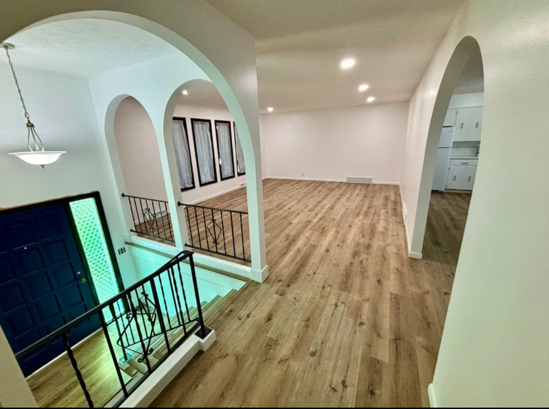 Omaha House: 14112 Pine St.