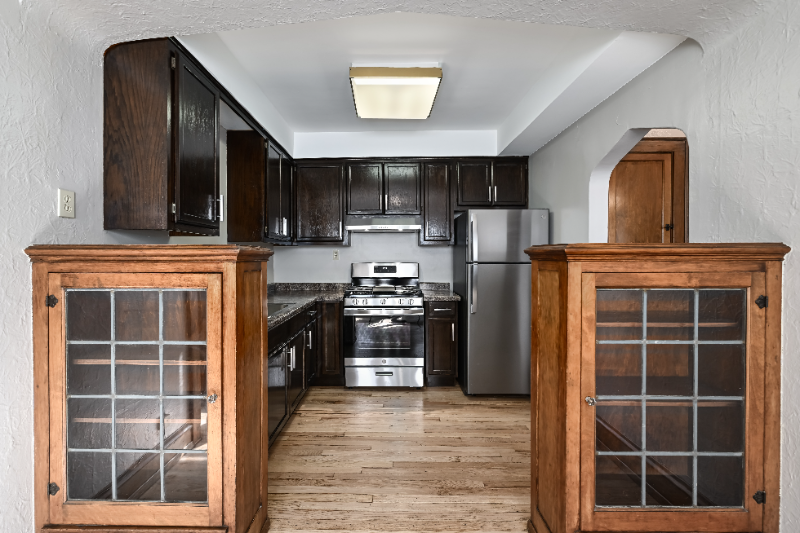 Milwaukee Apartment: 1820 N 1st St