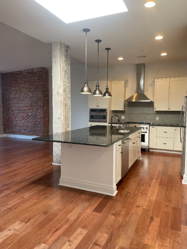 LANCASTER Condo: 41 W. Lemon St.