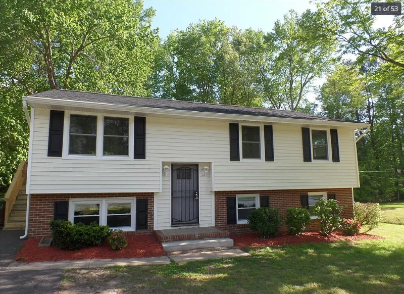 Petersburg House: 1624 Darby Dr