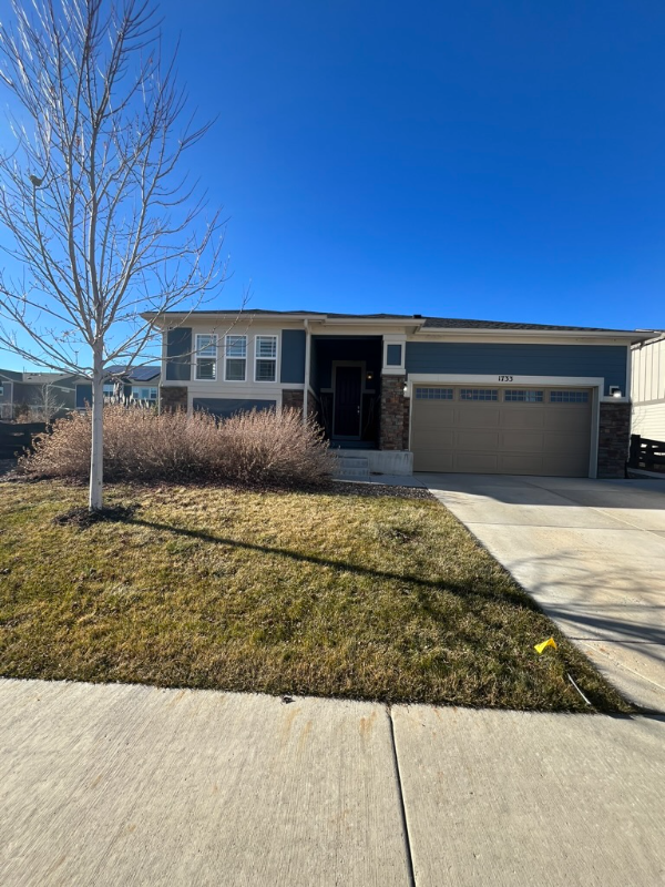 Lafayette House: 1733 Pioneer Circle