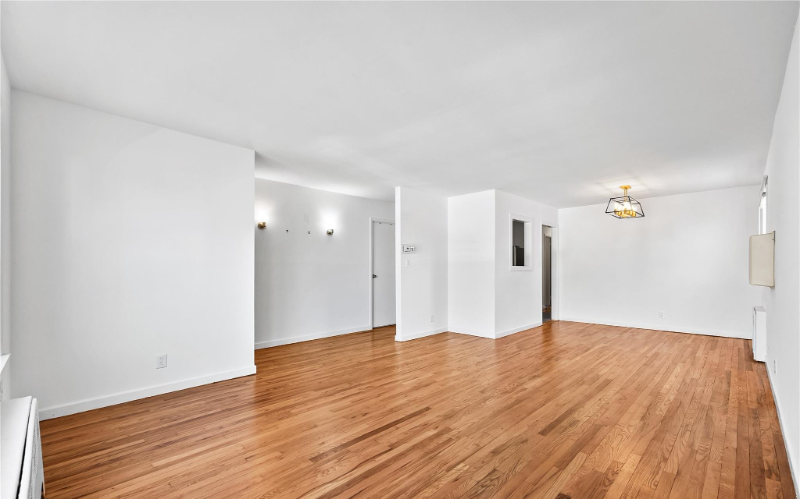 Bayside House: 20004 39th avenue