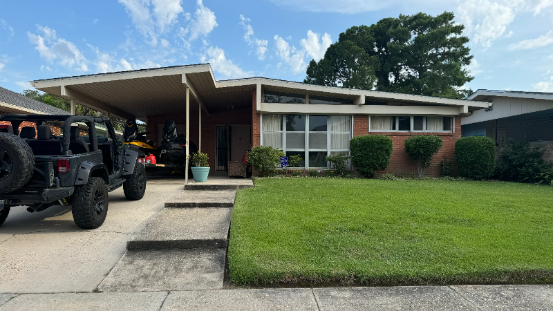 New Orleans House: 228 Topaz St