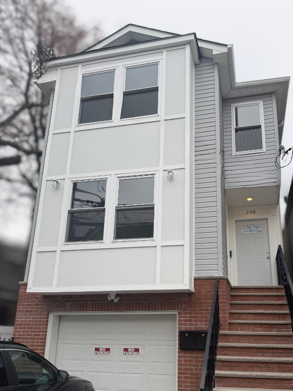 Newark Apartment: 288 S 7th St