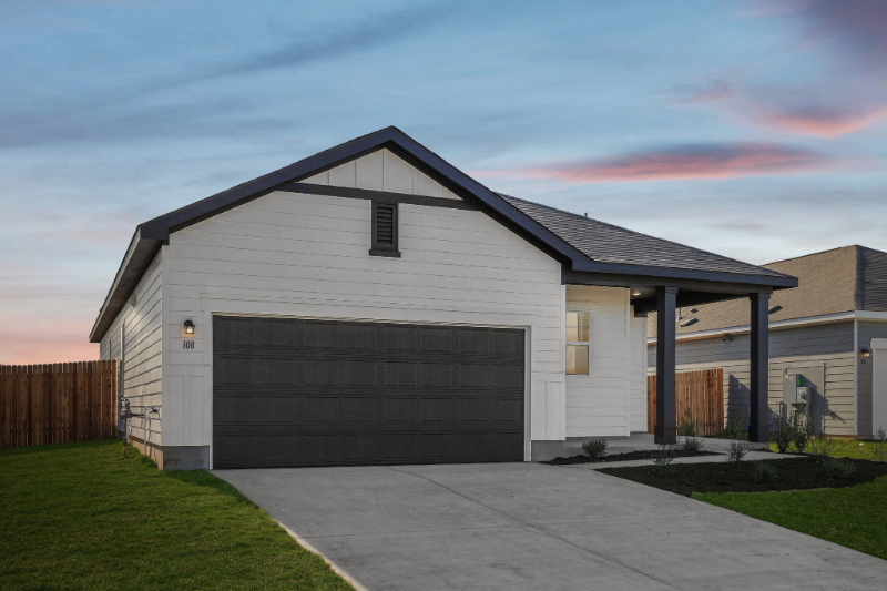 San Marcos House: 108 Eleanor Ln