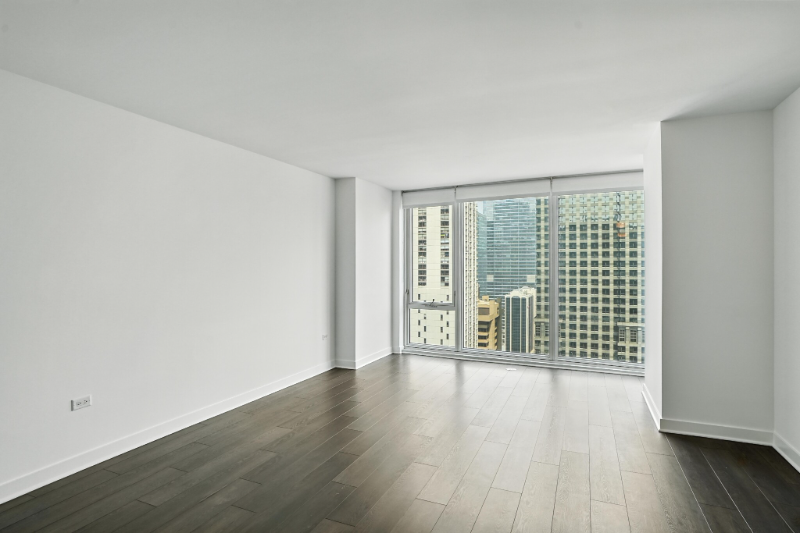 Chicago Condo: 7 N State St