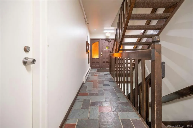 Stratford Condo: 125 Warner Hill Rd