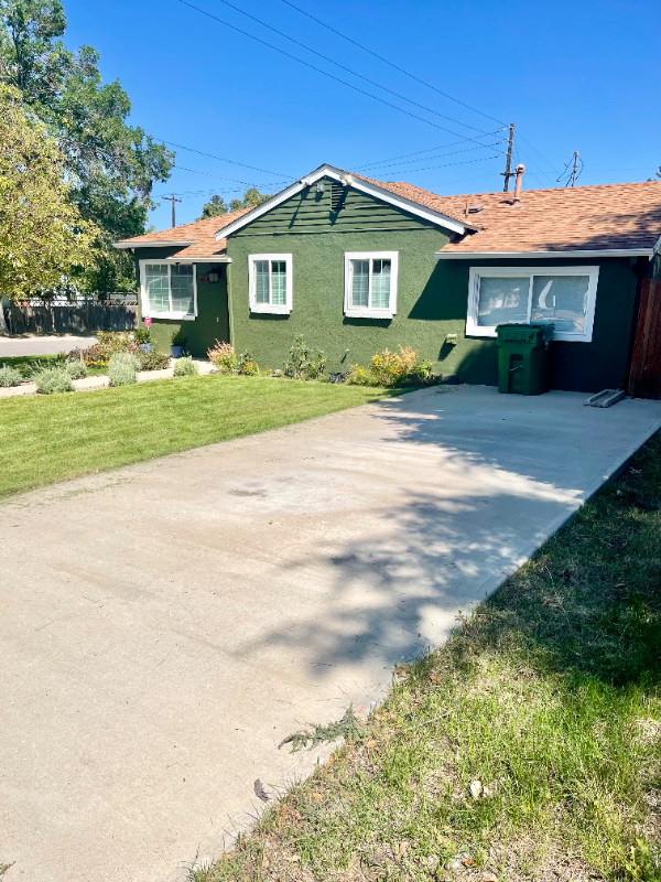 Englewood House: 4700 S Sherman St