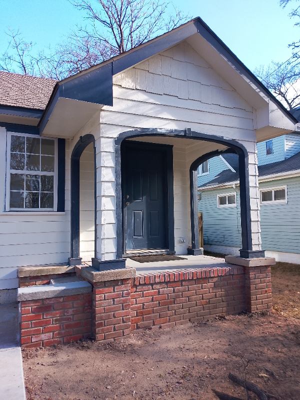 Wichita House: 126 S Green