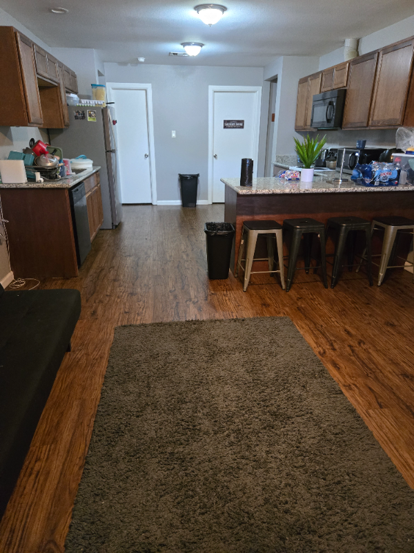 Prairie View House: 111 Echols