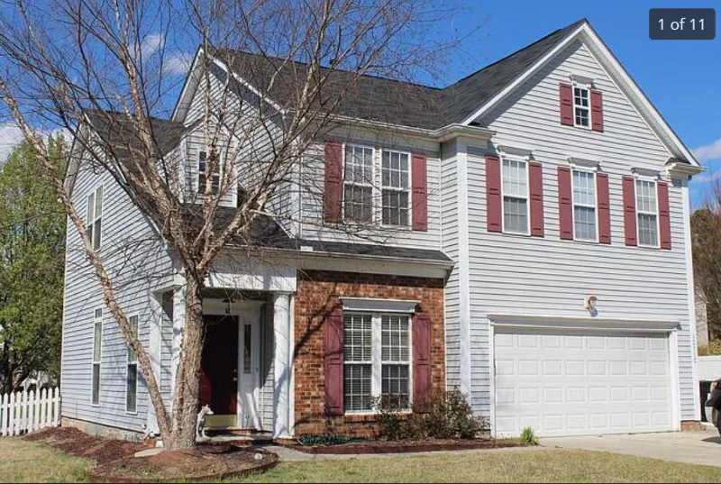 Pineville House: 12112 Saint Emilion Pl