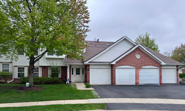 Roselle Condo: 323 Sheffield Ct