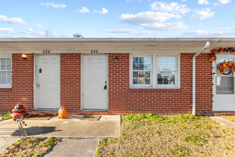 Jacksonville Apartment: 224 Zack Circle