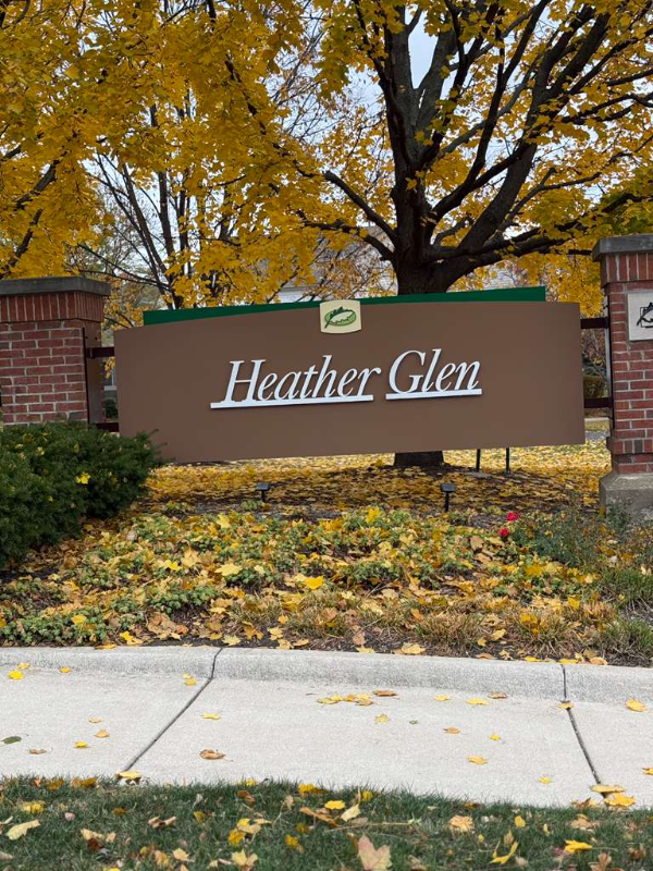 Aurora Townhome: 72 heather glen dr